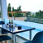 Aikaterini Lever Du Soleil Apart, Koskinou